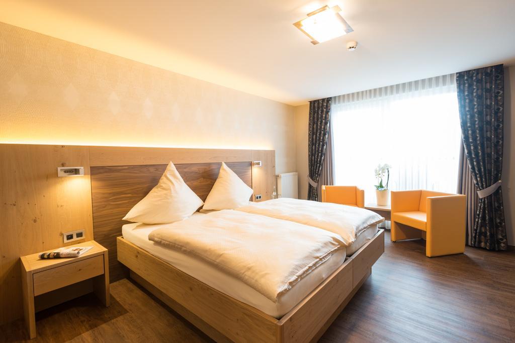 Hotel Haus Tiefenbach 불랑쥬 객실 사진